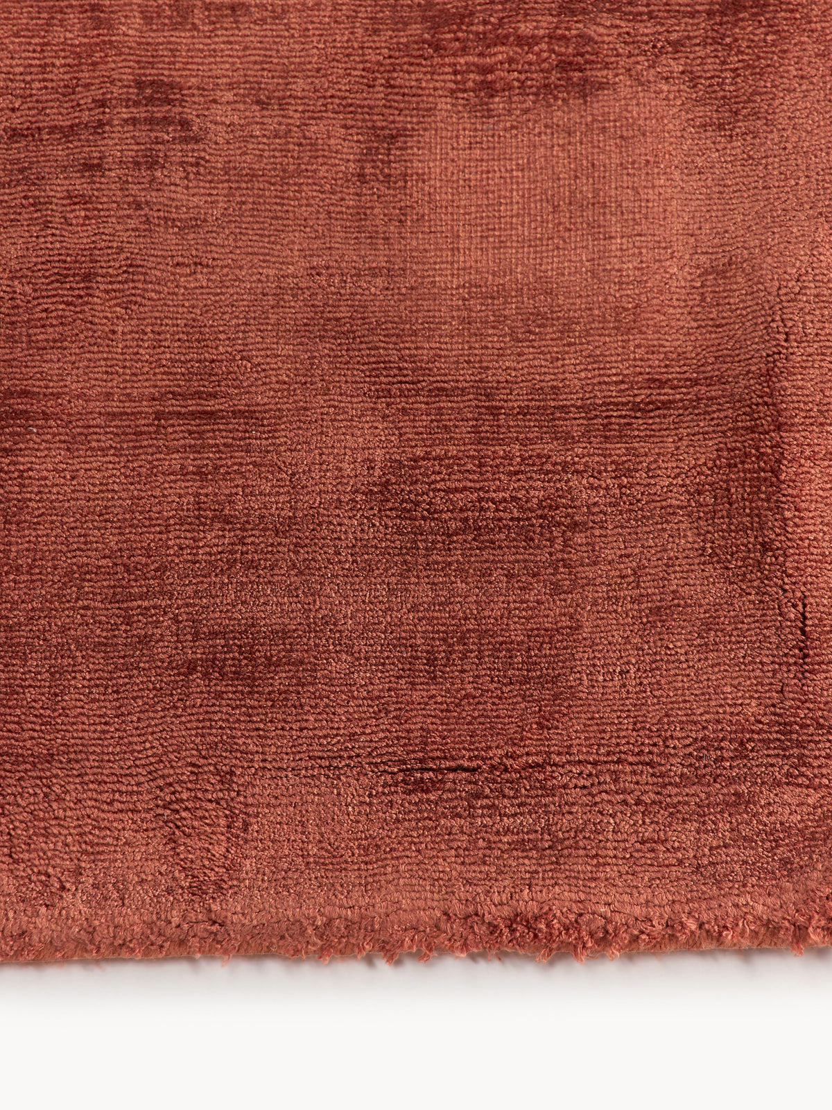 Jane Rug in Viscose, Hand-Woven