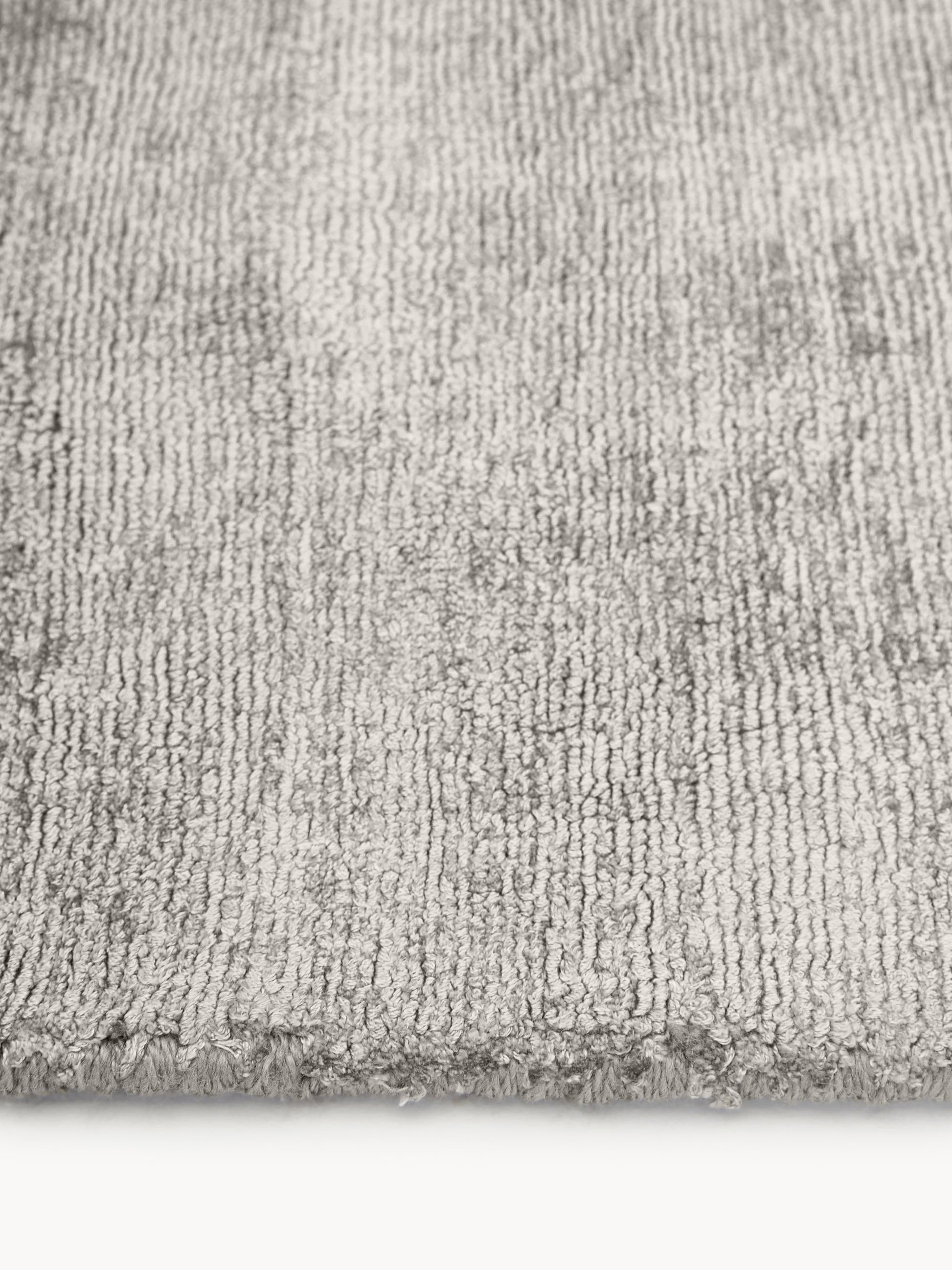 Jane Rug in Viscose, Hand-Woven