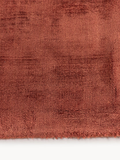 Jane Rug in Viscose, Hand-Woven